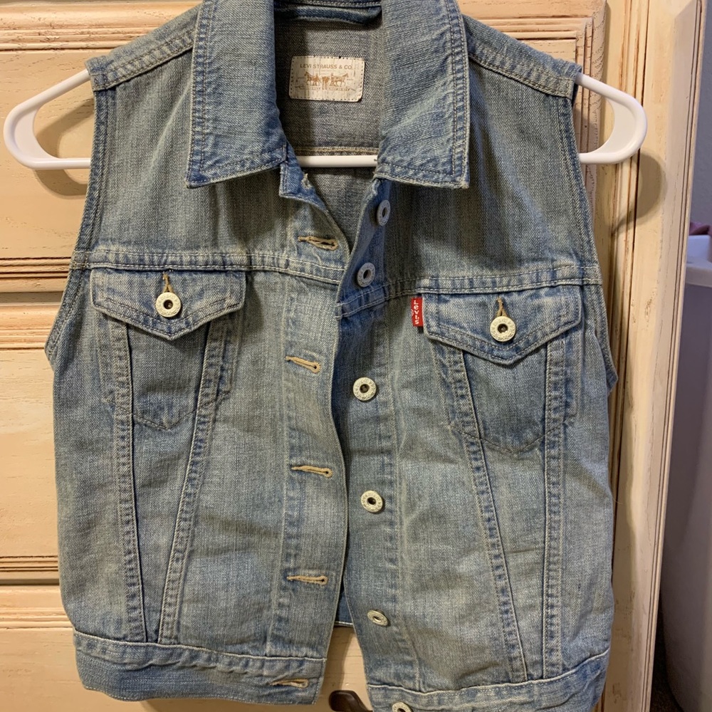 Levi’s denim vest